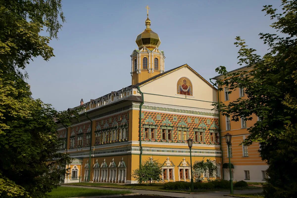 Сайт академия храмов. Покровская Церковь Троице-Сергиевой Лавры. Царские Чертоги Троице-Сергиева монастыря. Духовная Академия Троице-Сергиевой Лавры. Духовная акадея Троица Сергиевой Лавры.