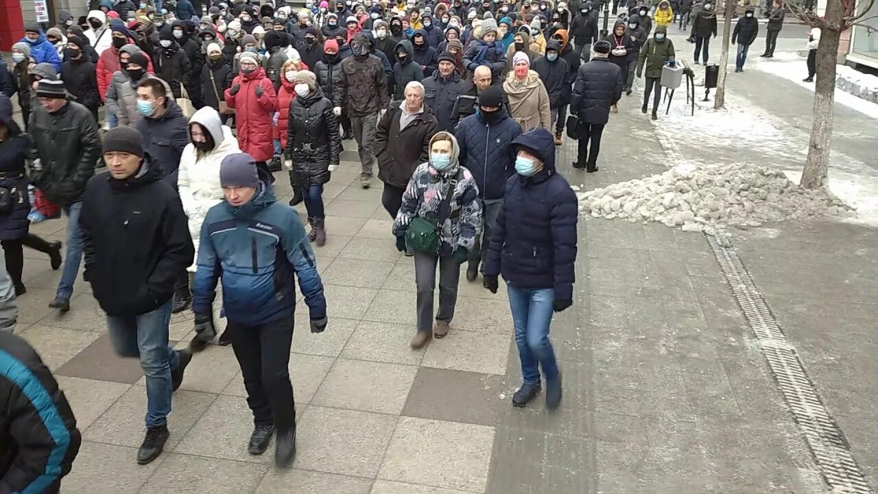 Митинг в Саратове. Митинг в Саратове сейчас. Мирные митинги Саратов. Митинг на театральной площади в Саратове. Митинг саратов сегодня