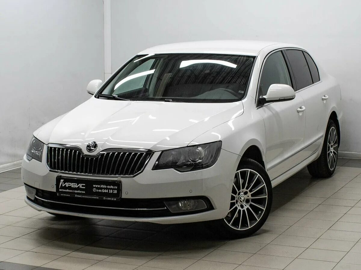 Машина шкода с пробегом купить. Шкода Суперб 2014. Суперб Шкода 2014г. Skoda Superb 2014 белая.