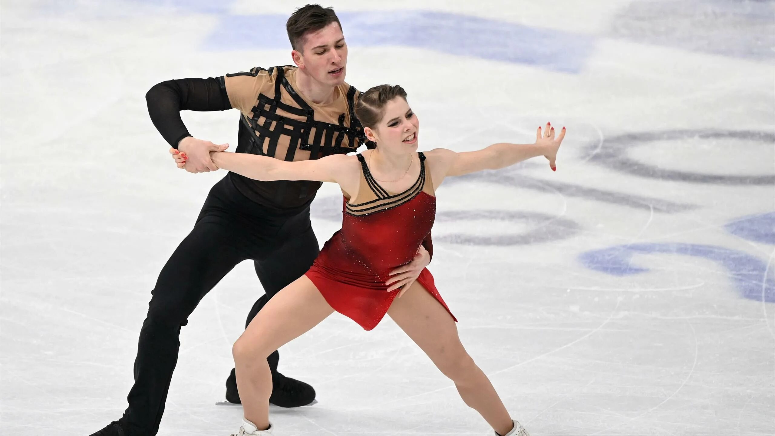 Подкрутка мишина. Мишина и галлямов фигурное катание произвольная. Произвольная программа мишиной. Мишина и галлямов фигурное катание. Произвольная программа мишиной.