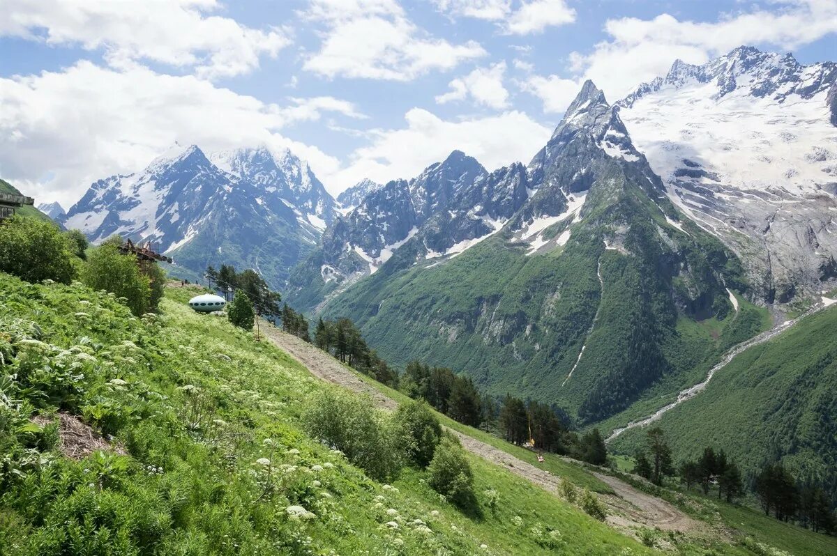 Мусса-ачитара домбай. Домбай из пятигорска экскурсии. Пятигорск домбай. Домбай экскурсия из пятигорска. От пятигорска в домбай.