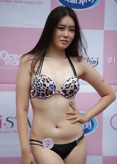 File:2016 오션월드 비키니 콘테스트 포토월 (29).jpg - Wikimedia Commons