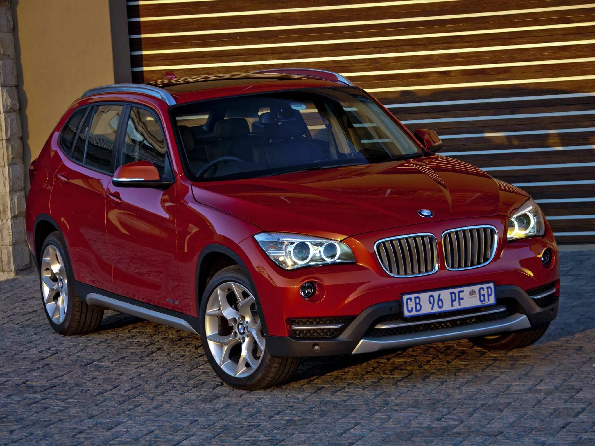 Bmw x1 2012. БМВ x1. БМВ Икс 1. BMW x1 xdrive30i. БМВ х1 2017.