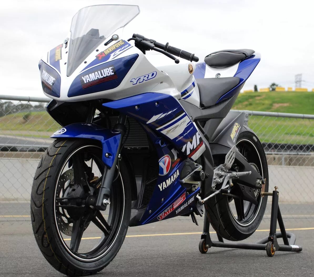 A 15 r 6. Yamaha YZF-r15. Yamaha r15 v2. Yamaha r25. Yamaha r25 2017.