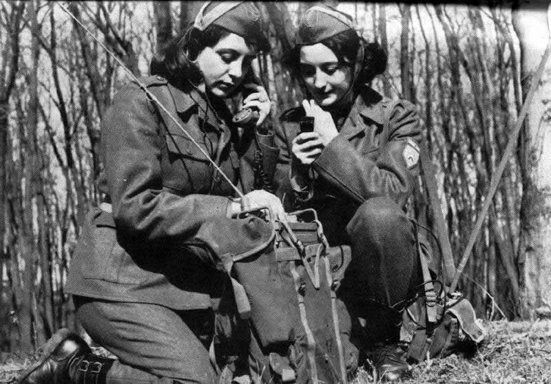 Югославское радио. Телефонист РККА. Наушники лётчика радиста старые. Soviet Radio Operator. Песня радиста