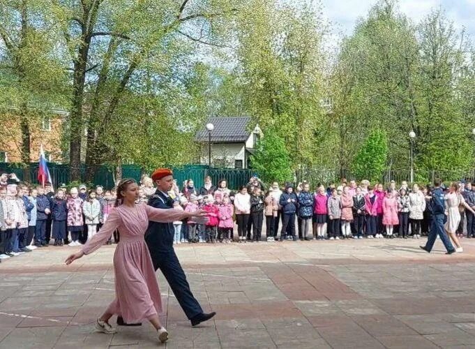 львовская школа №4 подольск. львовская школа 4. сайт львовская школа 4. львовская сош 4 эмблема. школа 4 мкр львовский.