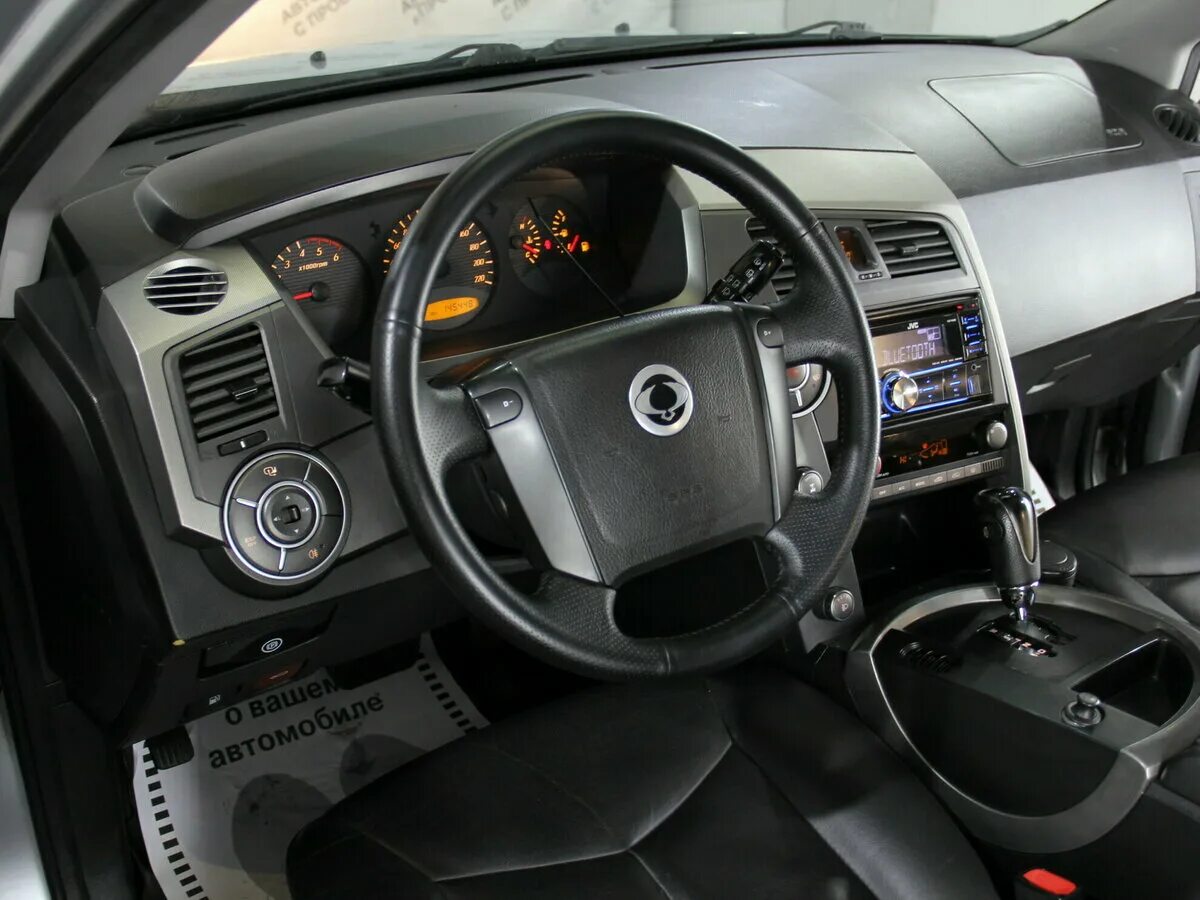 SSANGYONG Kyron 2012 салон. SSANGYONG Kyron 2. SSANGYONG Kyron 2.0 дизель. SSANGYONG Kyron Interior. Саньенг кайрон 2012