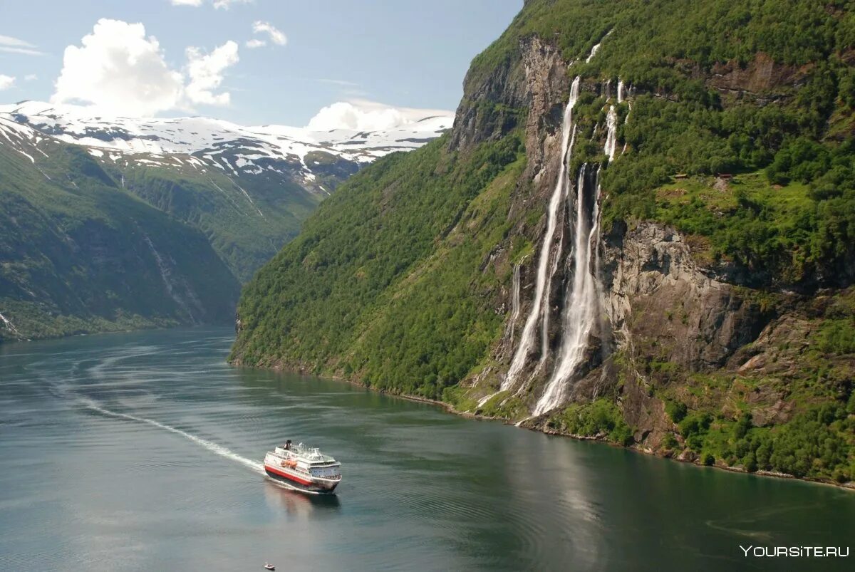 Какая страна имеет знаменитую природную достопримечательность фьорды. Хардангерфьорд Норвегия. Гейрангер, Норвегия. Geiranger (Гейрангер). Гейрангер-Фьорд ЦУНАМИ.