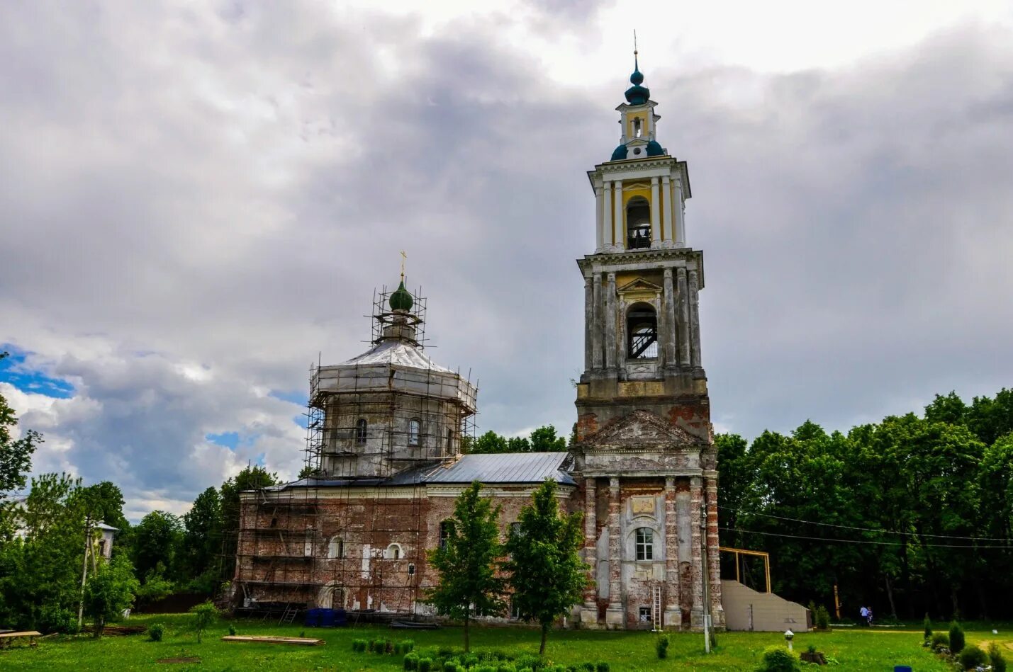 Городок верея. Верейский Кремль Верея. Спасский монастырь (Верея).