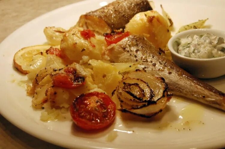 рыба жемчужина морская. как вкусно приготовить жемчужную рыбу. жемчужная рыба в духовке. рыба жемчужная морская. жемчужная рыба в духовке.