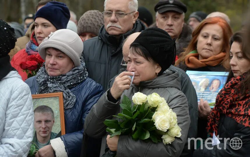 Похороны жертв теракта в крокус сити. Прощание с погибшими над Синаем. Похороны погибших в авиакатастрофе над Синаем фото ВК. Авиакатастрофа над Синайским полуостровом.