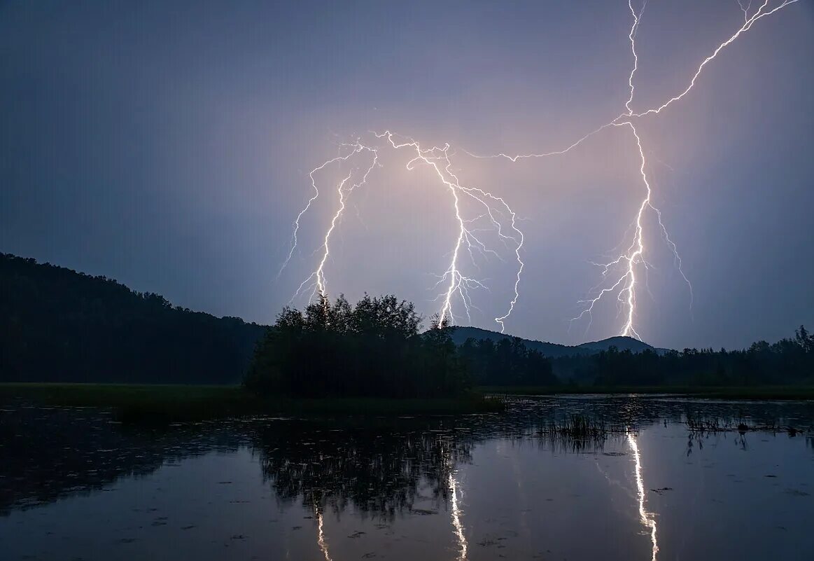 гроза молния. сильная гроза. гроза й. гроза молния. явления природы.