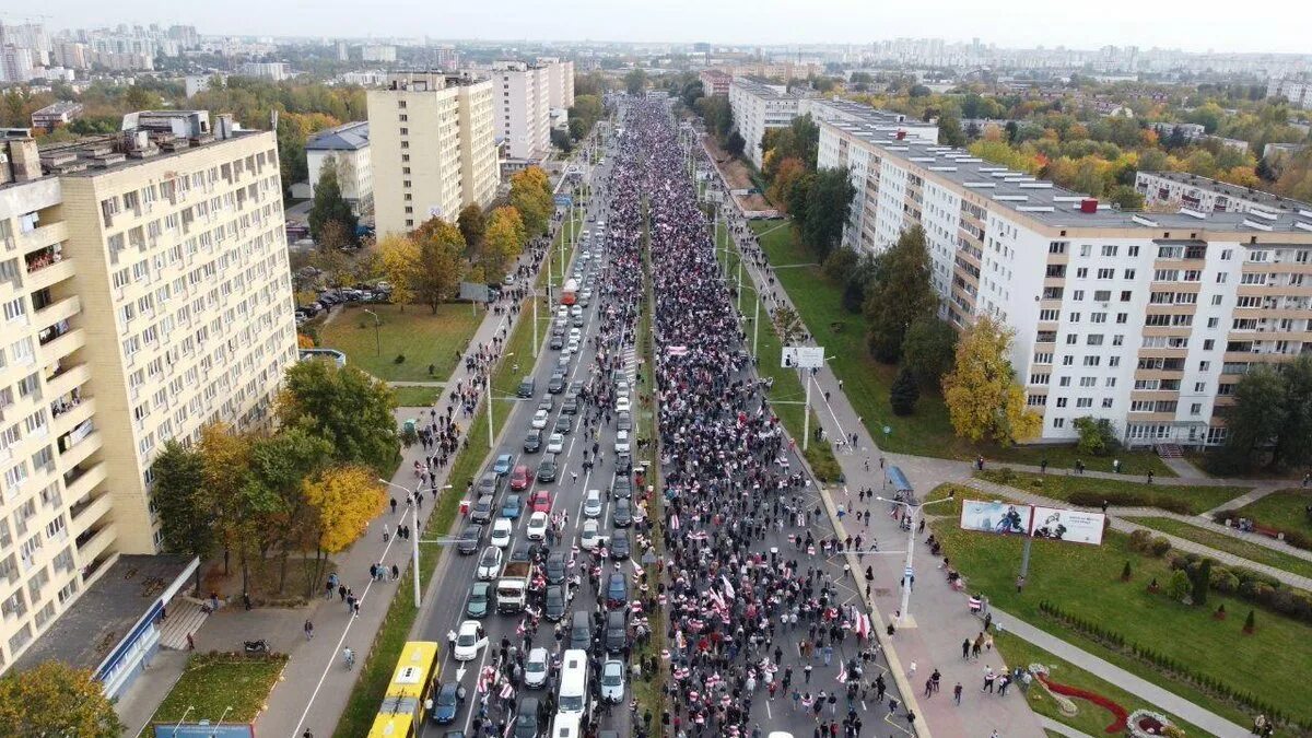 Гостиница орбита минск. Советский минск. Проспект пушкина минск. Минск площадь притыцкого. Минск 90-х проспект пушкина.