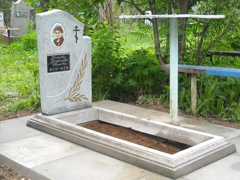 Памятники на могилу из мраморной крошки. Памятник из гранитной крошки. Памятники на могилу из мраморной крошки. Памятник бетонный с мраморной крошкой. Памятники на могилу из крошки фото.