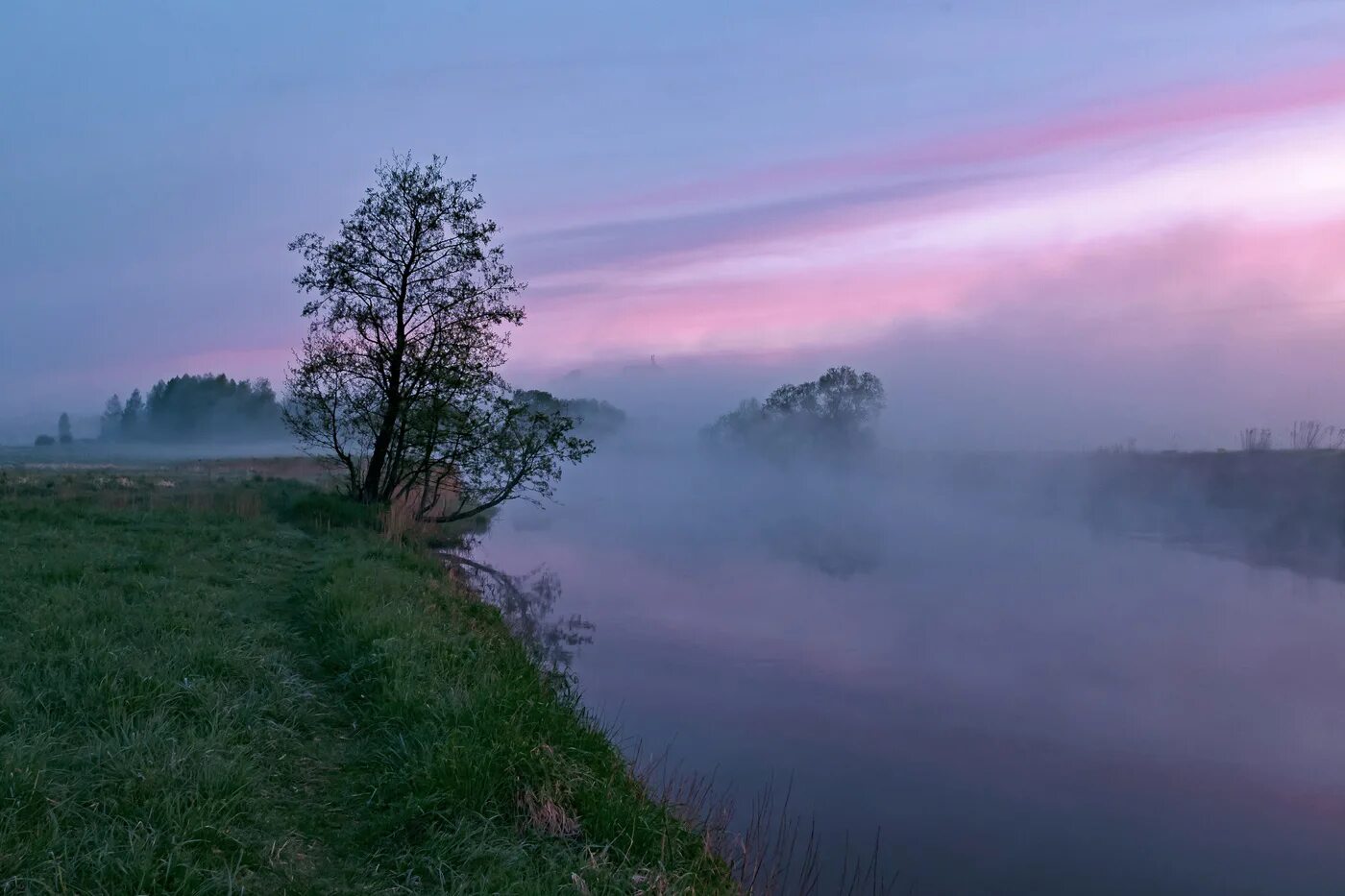 Песня над рекой туман сизый дым. Белорусский туман. Беларусь природа туман. Весенний туман. Туман на реке.