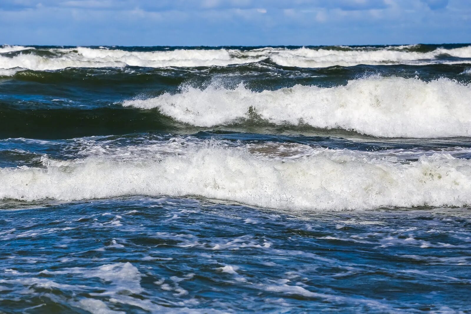 Северное море. Светлогорск море волны. Наибольшие волны в Балтийском море. Балтийское море волны с высоты.