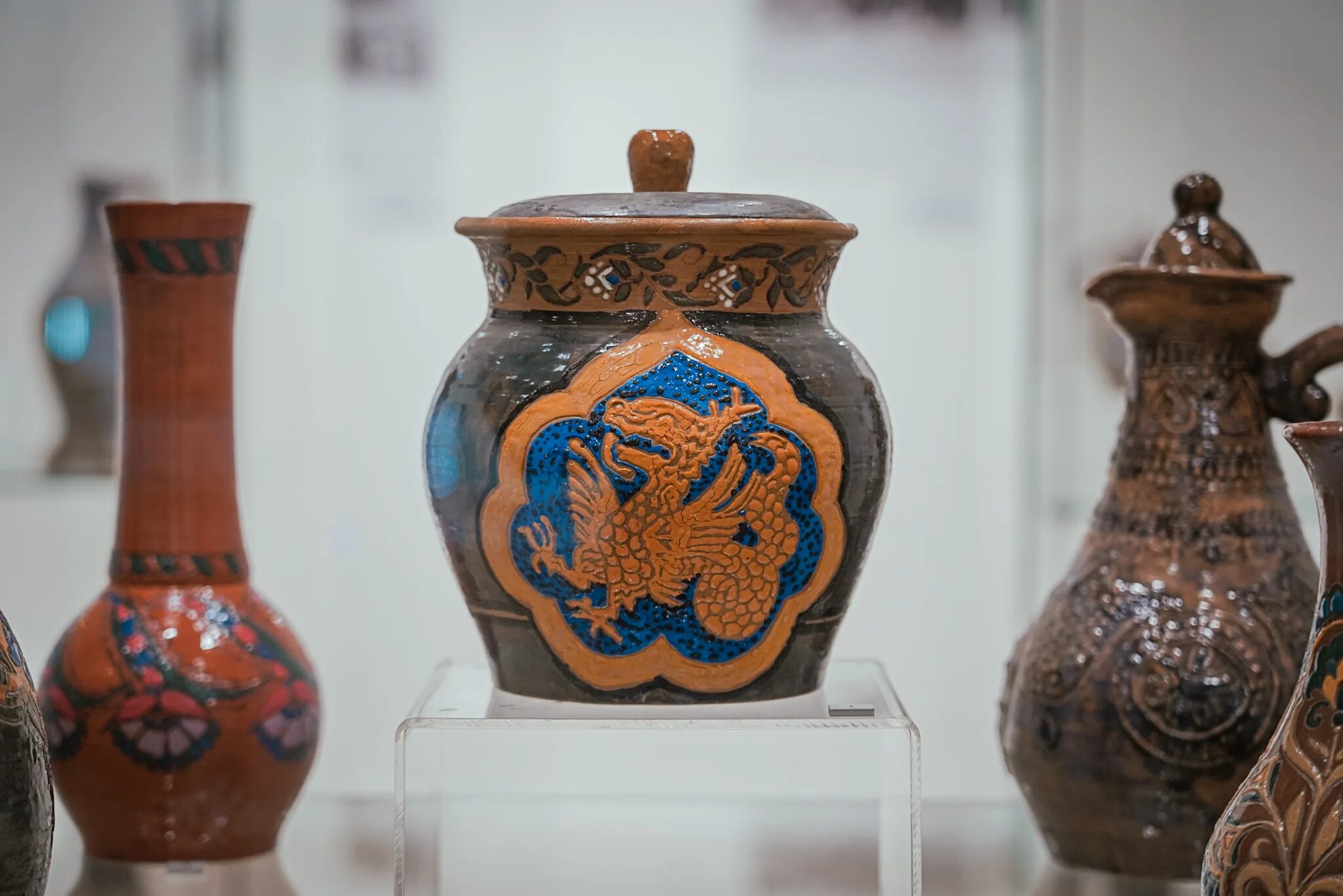 Татарский кувшин. Чайный сервиз риштанская керамика. Крымская керамика эмир. Татарская посуда национальная. Татарская керамика пестрецы.