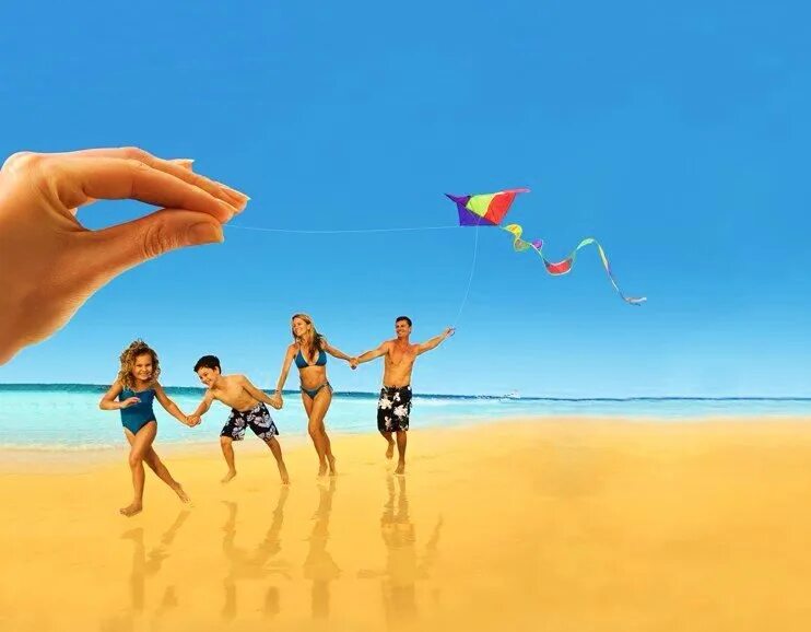 Бронируй лето зимой. Корал раннее бронирование. Корал тревел с августа в турцию. Корал раннее бронирование. Реклама туров корал тревел.