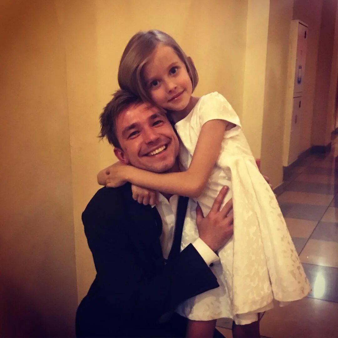 Родители виталины корниенко. Родители виталины корниенко. Виталия корниенко лед 2. Виталия корниенко актриса. Родители виталины корниенко.