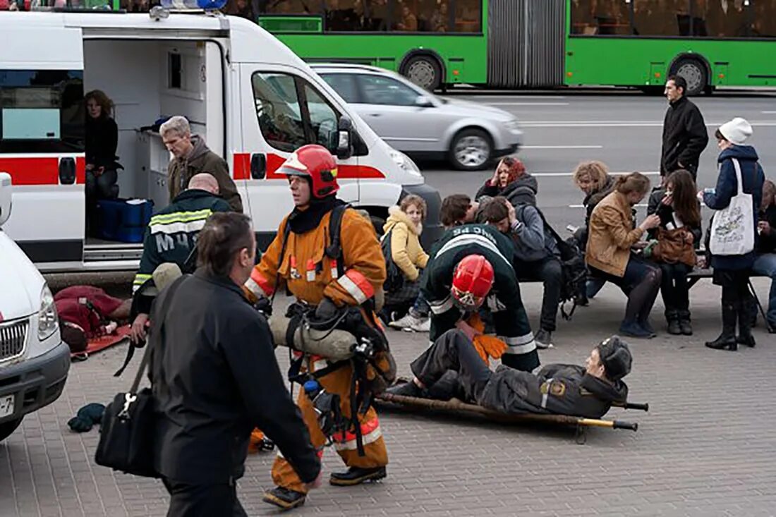 Теракт в метро минск 2011. 11 Апреля взрыв в Минском метро. Взрыв в метро в Минске 11.04.2011.