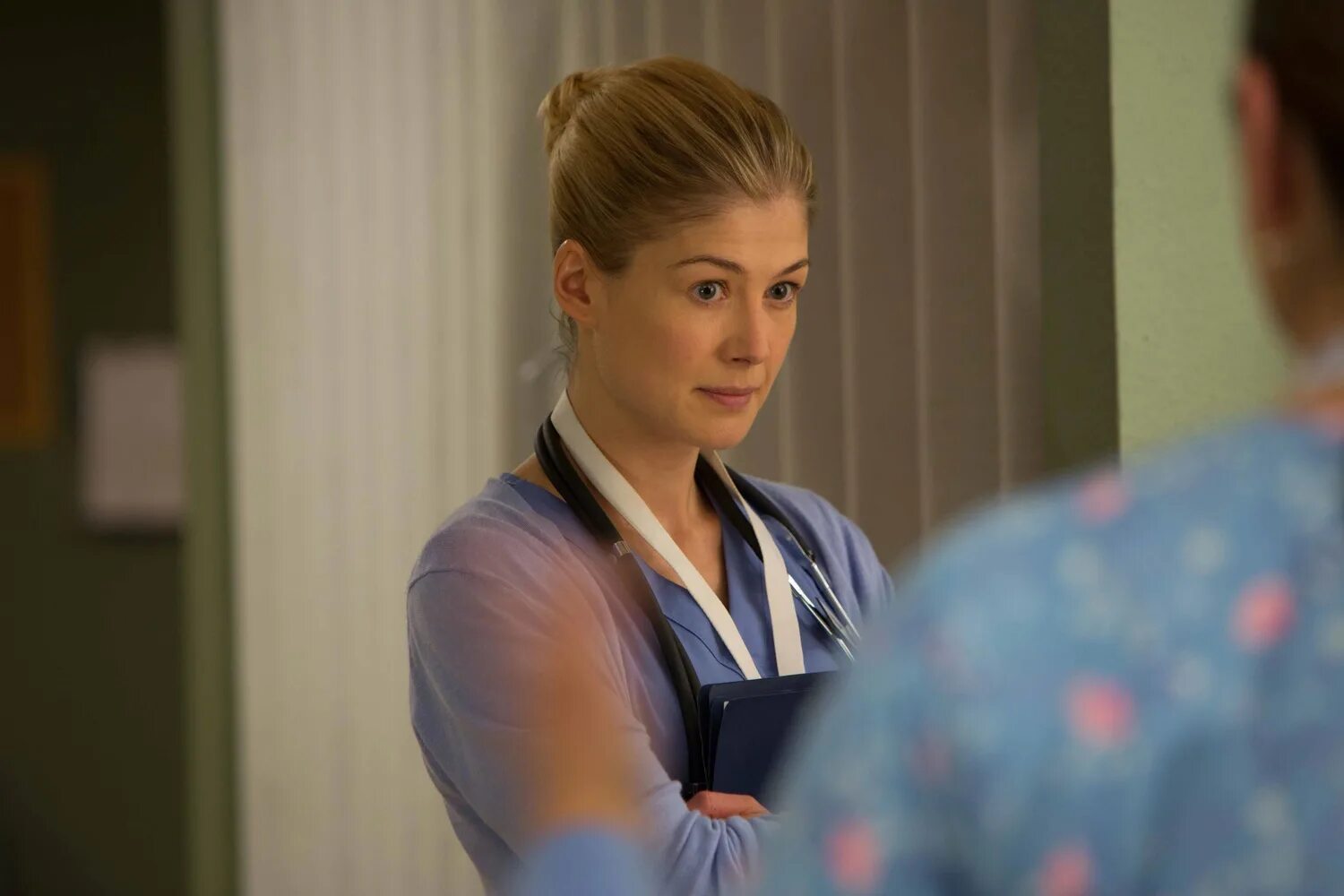 розамунд пайк фильм 2015. вернуть отправителю фильм 2015. вернуть отправителю фильм 2015. возврат фильм 2015. розамунд пайк фильм 2015.