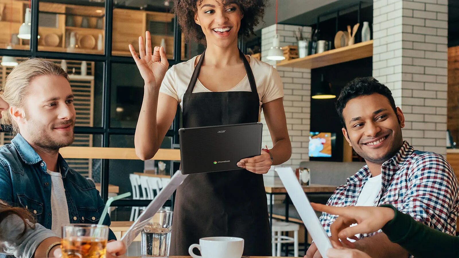 Взаимодействие в офисе. Офис с сотрудниками. Интернет образование. Наши гости в ресторане. Коллектив в офисе.