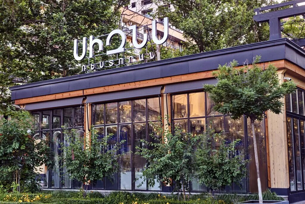 Seasons cafe. Кафе вологда. Кафешка в центре вологды. Весеннее кафе. Ресторан seasons на ленинском.