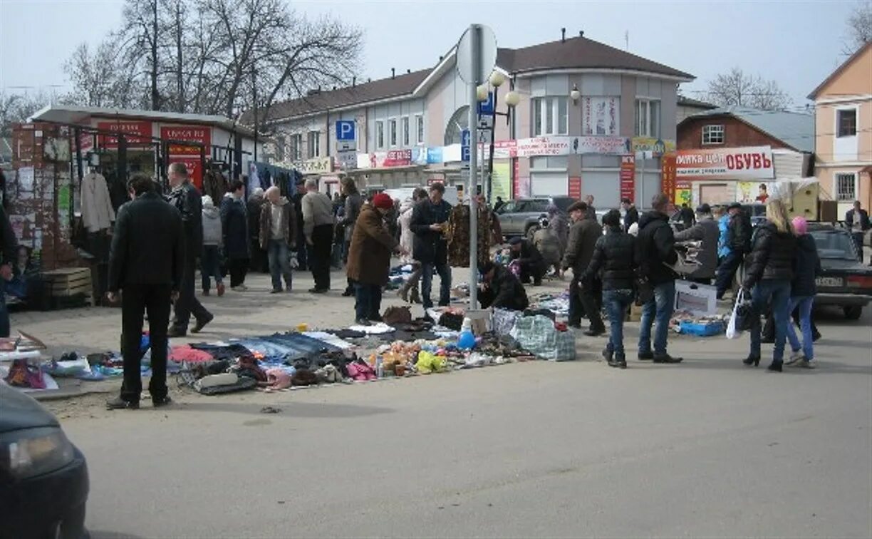 Переехать в тулу. Тула блошиный рынок Пирогова. Блошиный рынок Тула Колетвинова. Блошиный рынок в Туле 2022. Центральный рынок Тула.