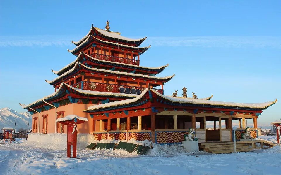 Ацагатский дацан заиграевский район. Степной дворец. Степной дворец кабанский район. Иволгинский дацан бурятия. Улан-удэ монастырь дацан.