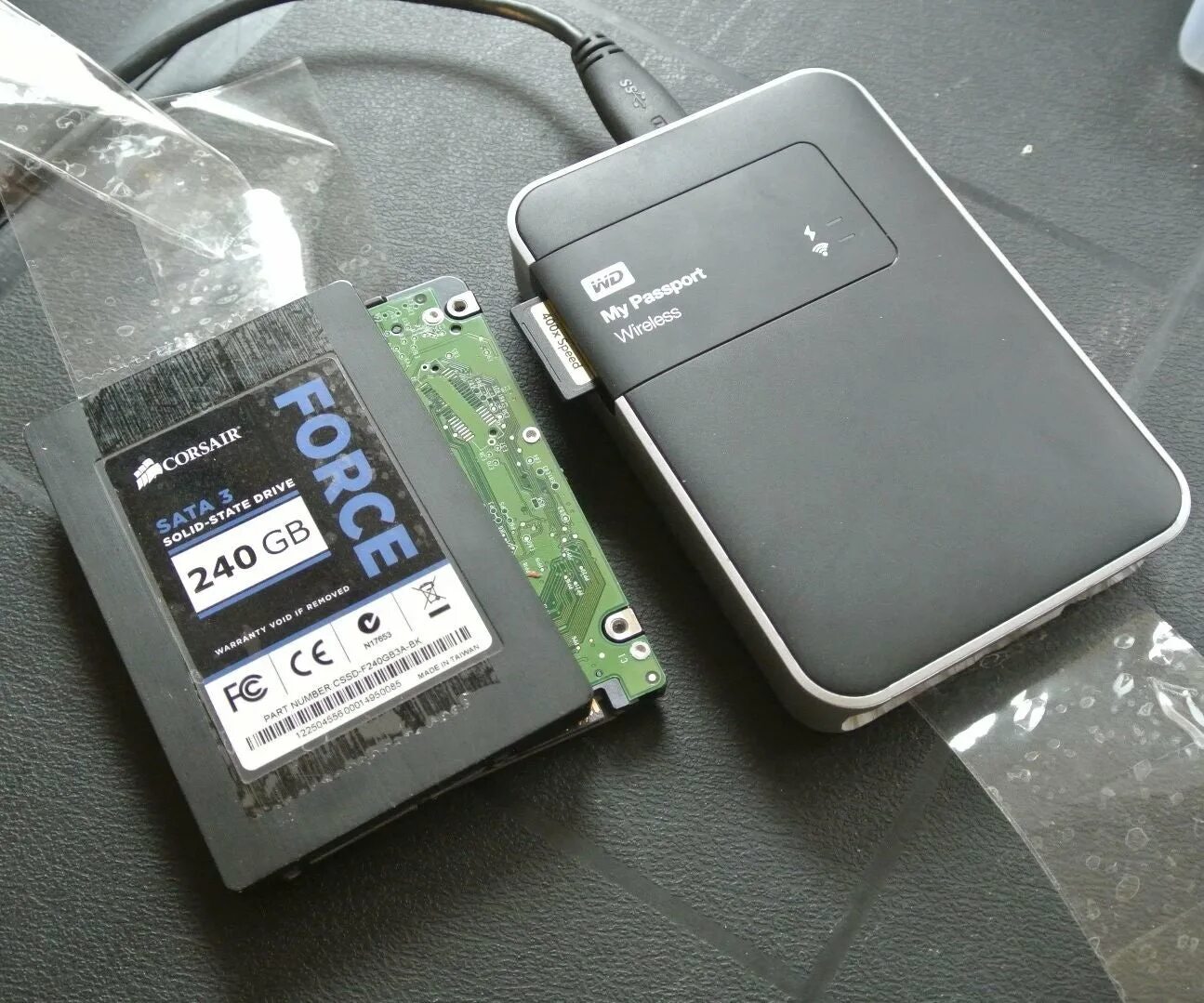 Жесткий диск backup. SSD SD Card 2tb. Резервное копирование жесткого диска. СД карта и жесткий диск. HDD SSD Flash Card USB Card Slim Card.