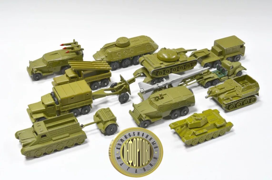 Набор танков 14 типов. Набор советских танков. Наборы немецких пластмассовых танков. Модели советской военной техники. Набор советских танков.