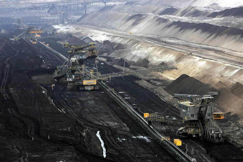 Организации угольной промышленности. Шахты подмосковный угольный бассейн. Угольная промышленность Германии. Добыча угля. Добыча каменного угля.
