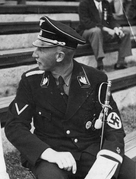 Рейнхард гейдрих. Рейнхард тристан ойген гейдрих. Рейнхард тристан ойген гейдрих. Рейхард кунце википедия. Ре́йнхард три́стан о́йген ге́йдрих.