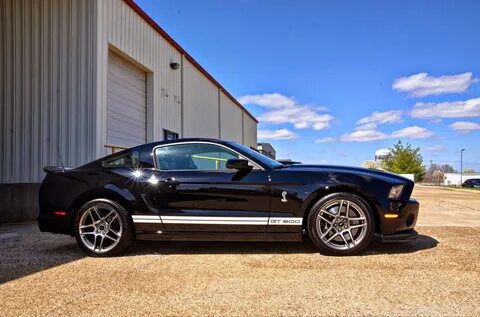 Elias mustang
