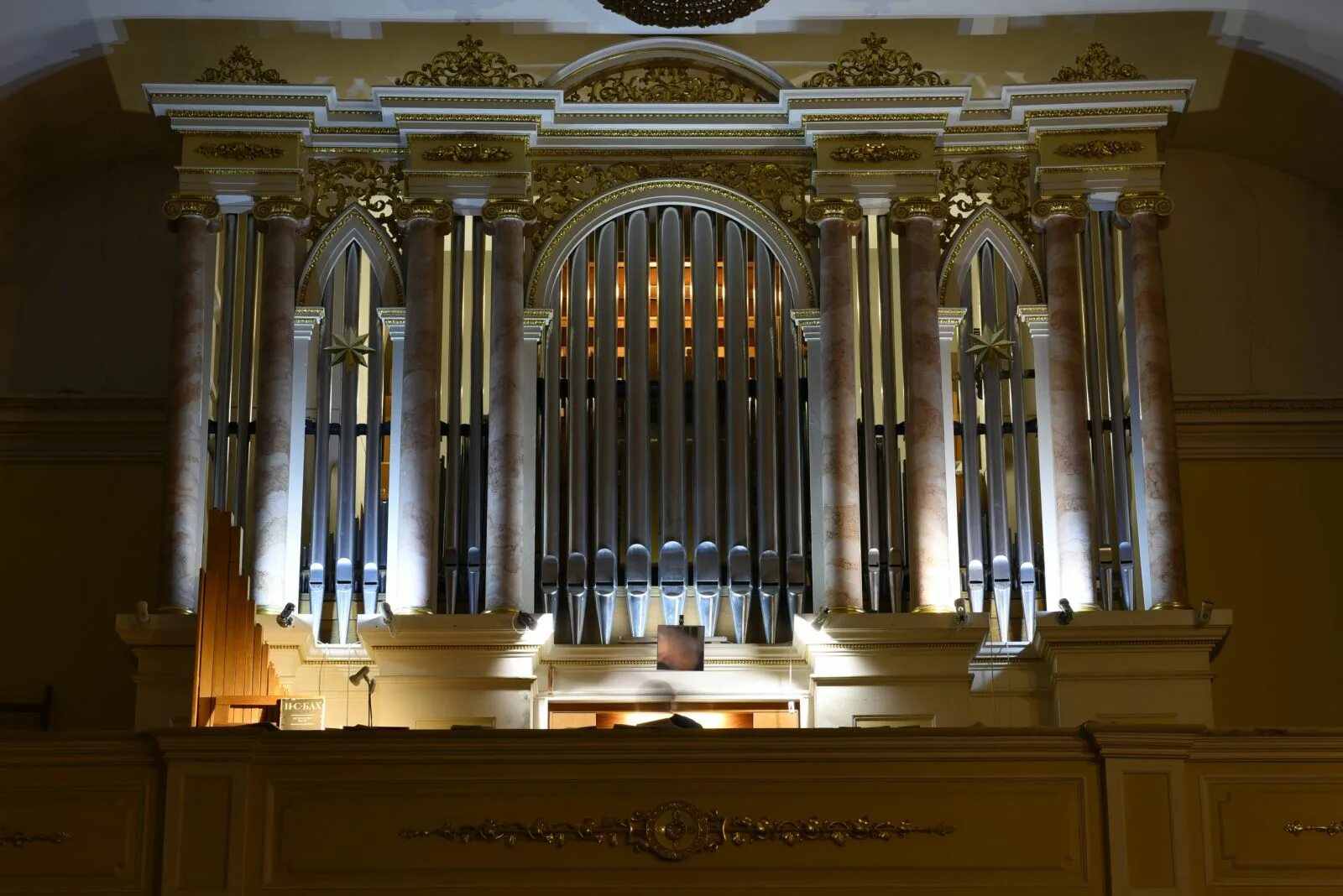 мир орган. бордуок в атлантик-сити, нью-джерси орган. орган инструмент музыкальный и органист. орган концертного зала бордуок. мир орган.