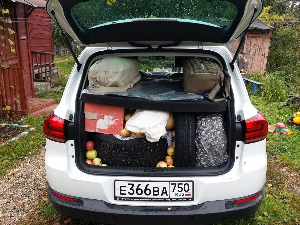 Багажник тигуан 1 рестайлинг. Багажник тигуан 1. багажник volkswagen tiguan 2008 года. volkswagen tiguan 2 багажник. багажник тигуан 2013.