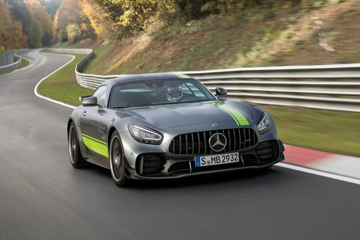 Быстрый мерс. Mercedes Benz AMG gt r. AMG GTR Pro 2020. Mercedes AMG gt r Pro. Mercedes-Benz AMG gt-r Pro 2020.