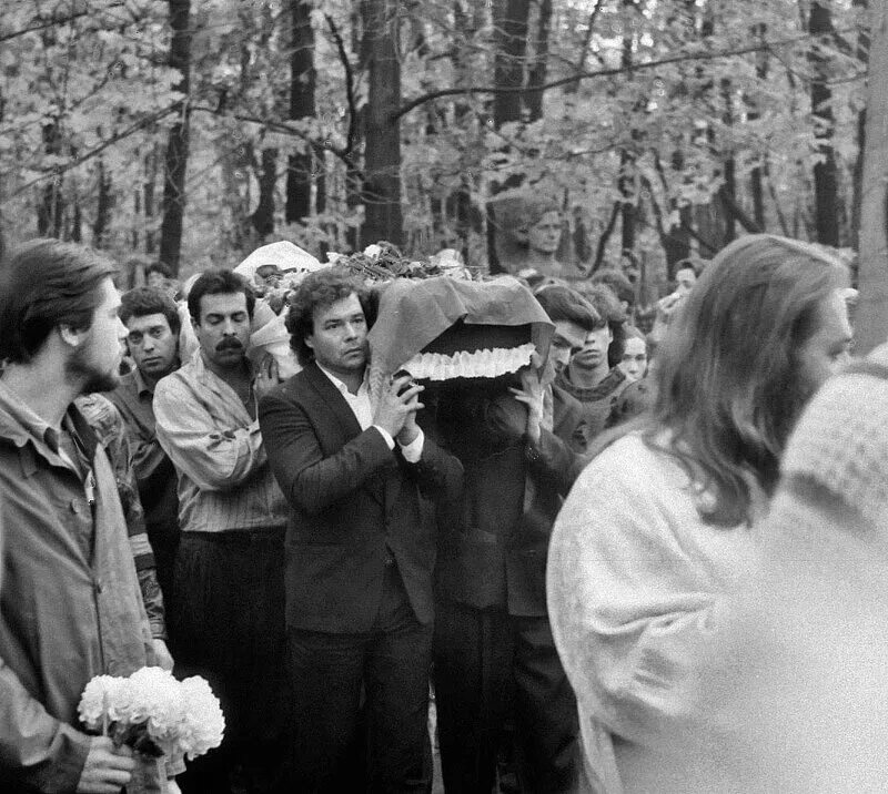 Митинг против переименования ленинграда 1991 год. 6 июня 1991. Референдум ленинград 1991. Ленинград в 1991 распад ссср. Митинг против переименования ленинграда 1991 год.