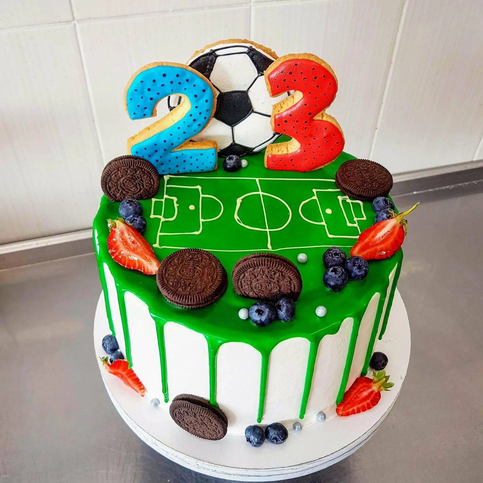 Торт на тему мальчиков. Торт для мальчика. Детские торты для мальчиков. Детский торт на день рождения мальчику. Торт футбол.