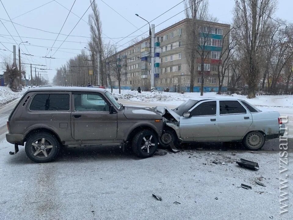 Столкновение бедный