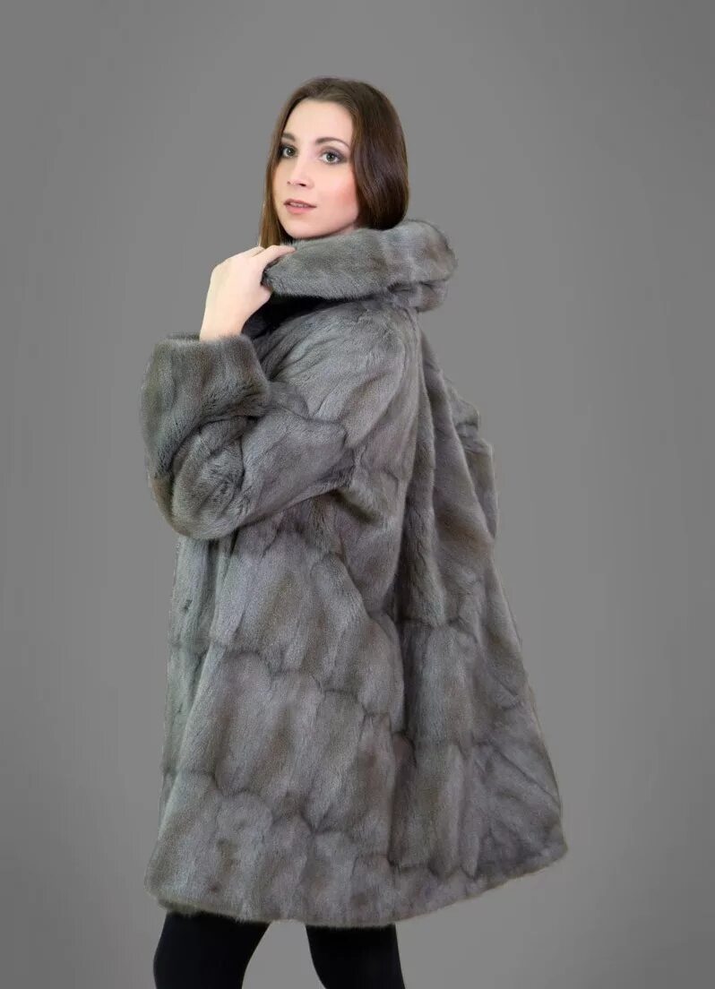 Мех белки шуба. Шуба из белки беличья шуба. Беличий полушубок. Полушубок из белки. Шуба из белки.