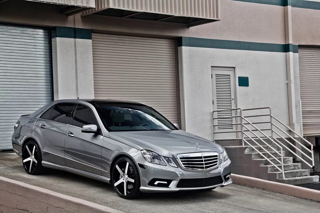 Купить мерседес 12. Mercedes e550. Мерседес w12. Мерс в12. Gt12 мерс.