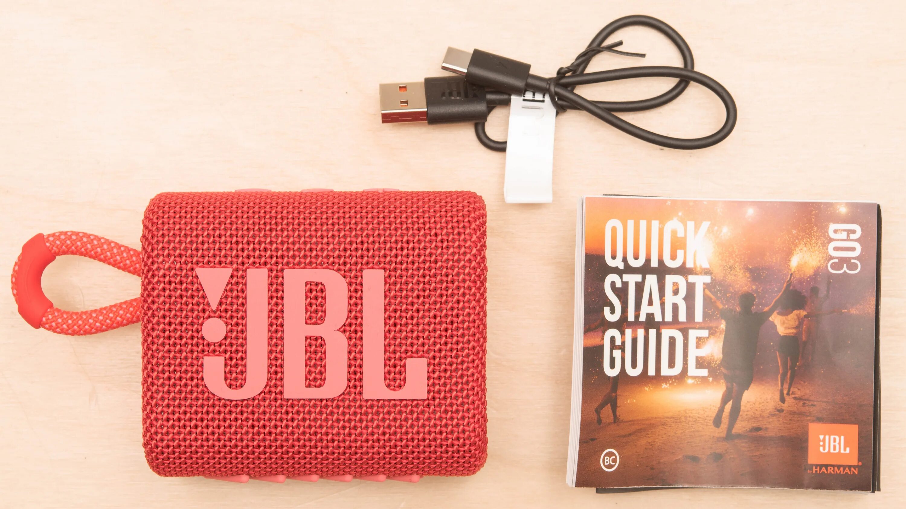 Jbl go 3 vs jbl go. Jbl go 3. jbl go 3 красный. jbl go 3 white. jbl go 3 png.