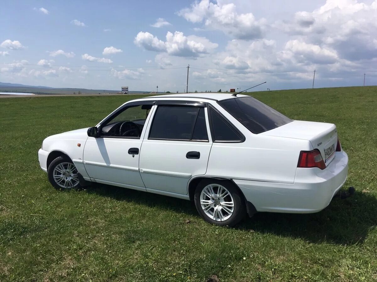 Daewoo nexia 2010 года белая. дэу нексия белая. дэу нексия белая. нексия 1 белый свет. белая daewoo nexia 2.