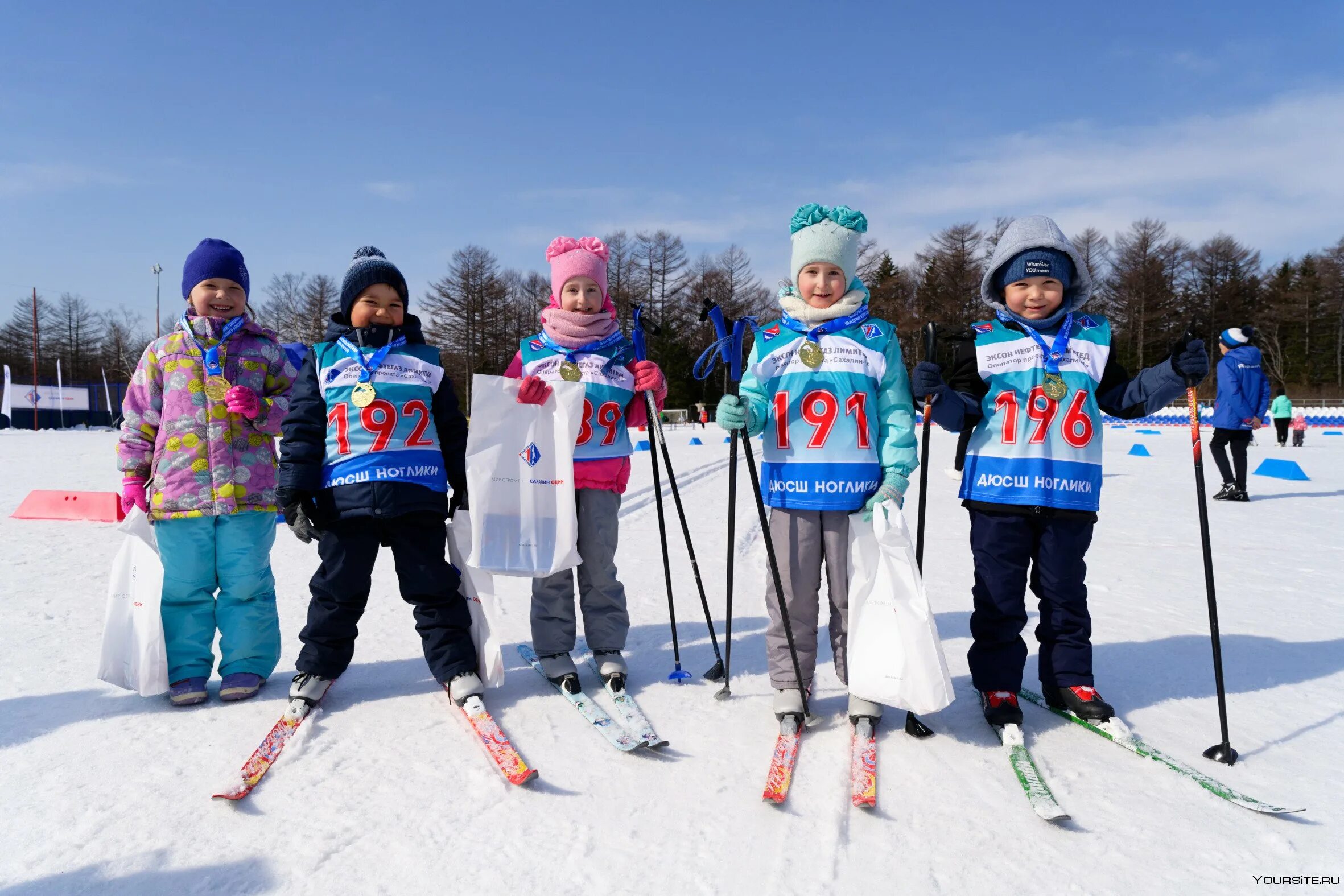 Юный лыжник. Лыжные гонки Бабаево. Лыжные гонки Алешкинский. Соревнования по лыжам. Лыжные гонки дети.