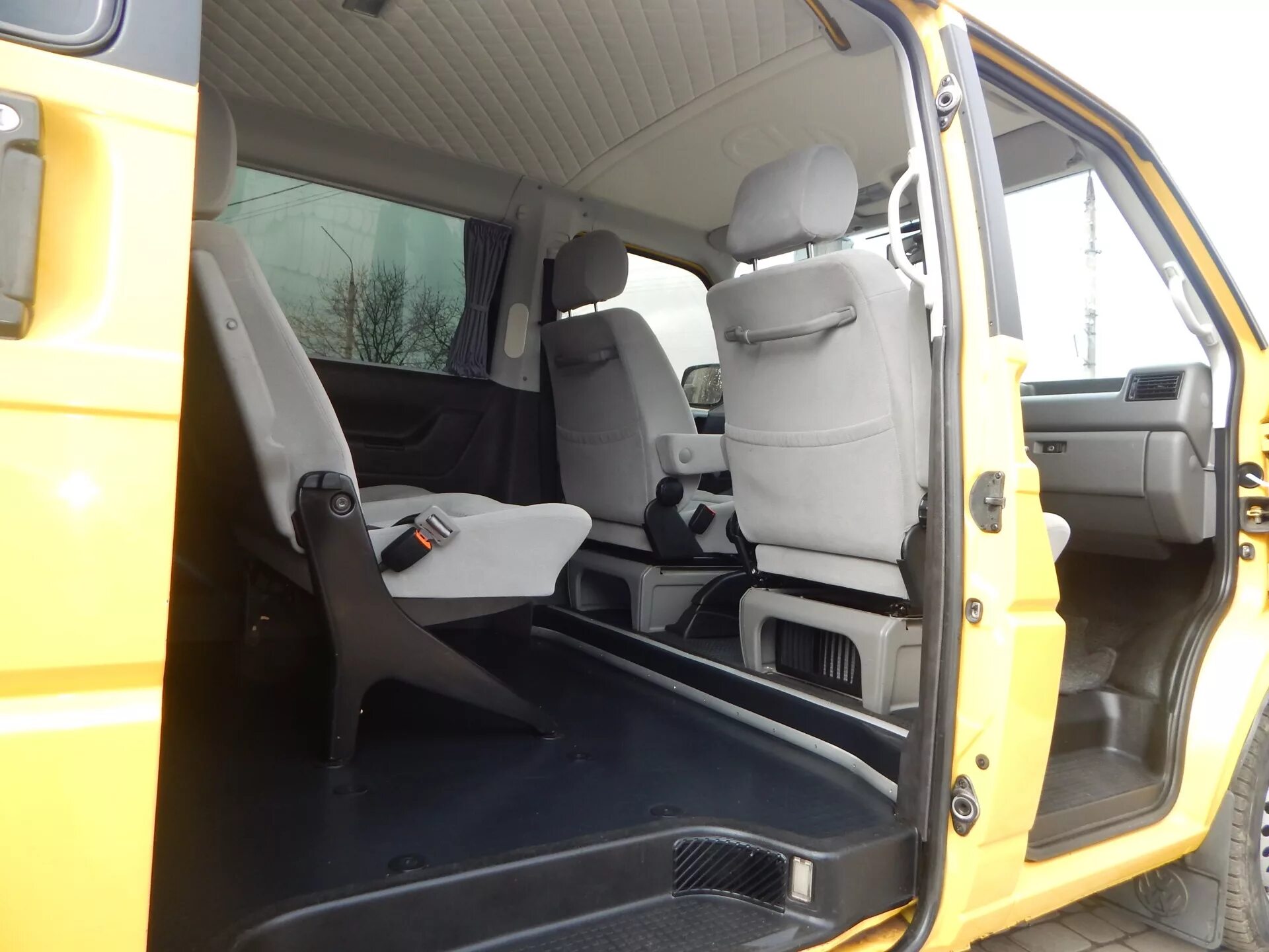 Фольксваген т4 салон. Фольксваген транспортер т4 салон. Фольксваген т4 салон. Салон мультивен т4. Transporter t4 салон.