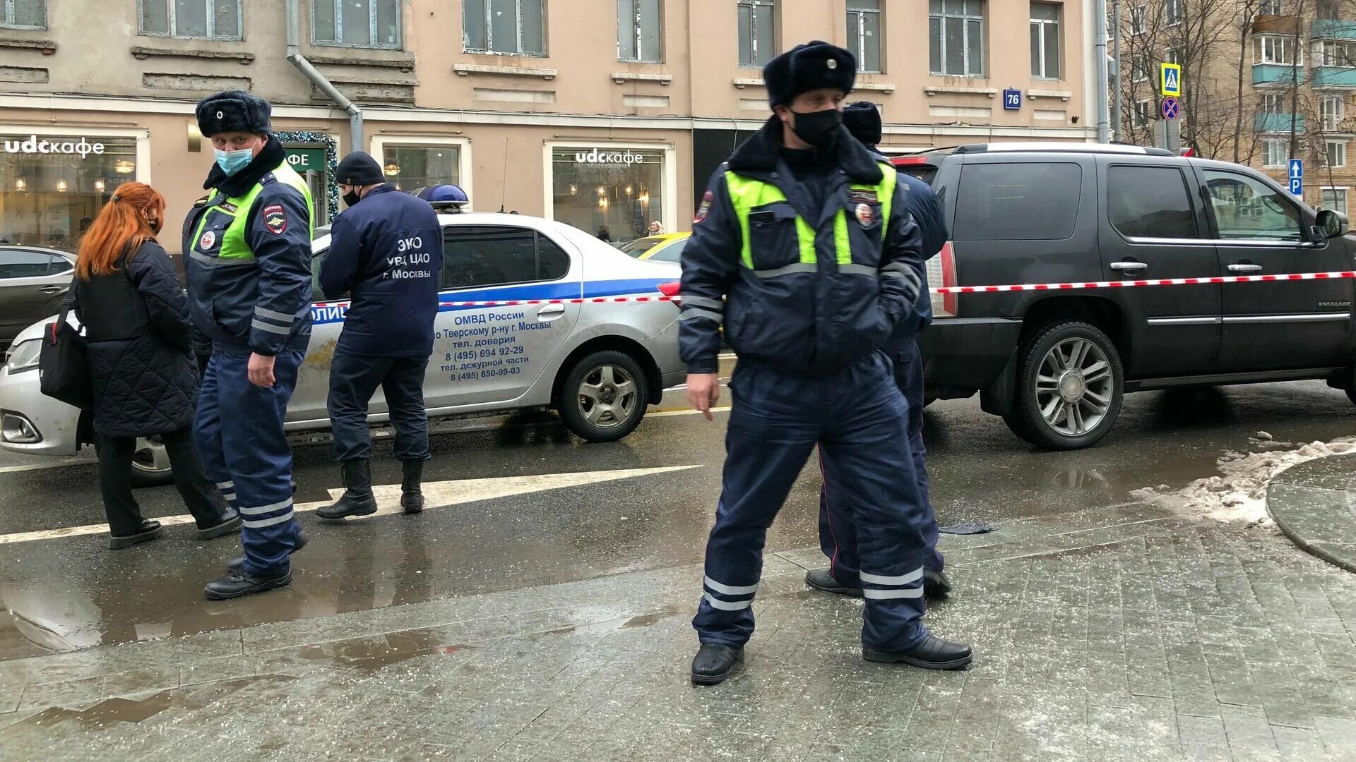 Стрельба в москве 22.03 2024. Стрельба в МФЦ В Москве в 2021. Полиция в центре Москвы. Полиция план перехват. Palicia v Maske.