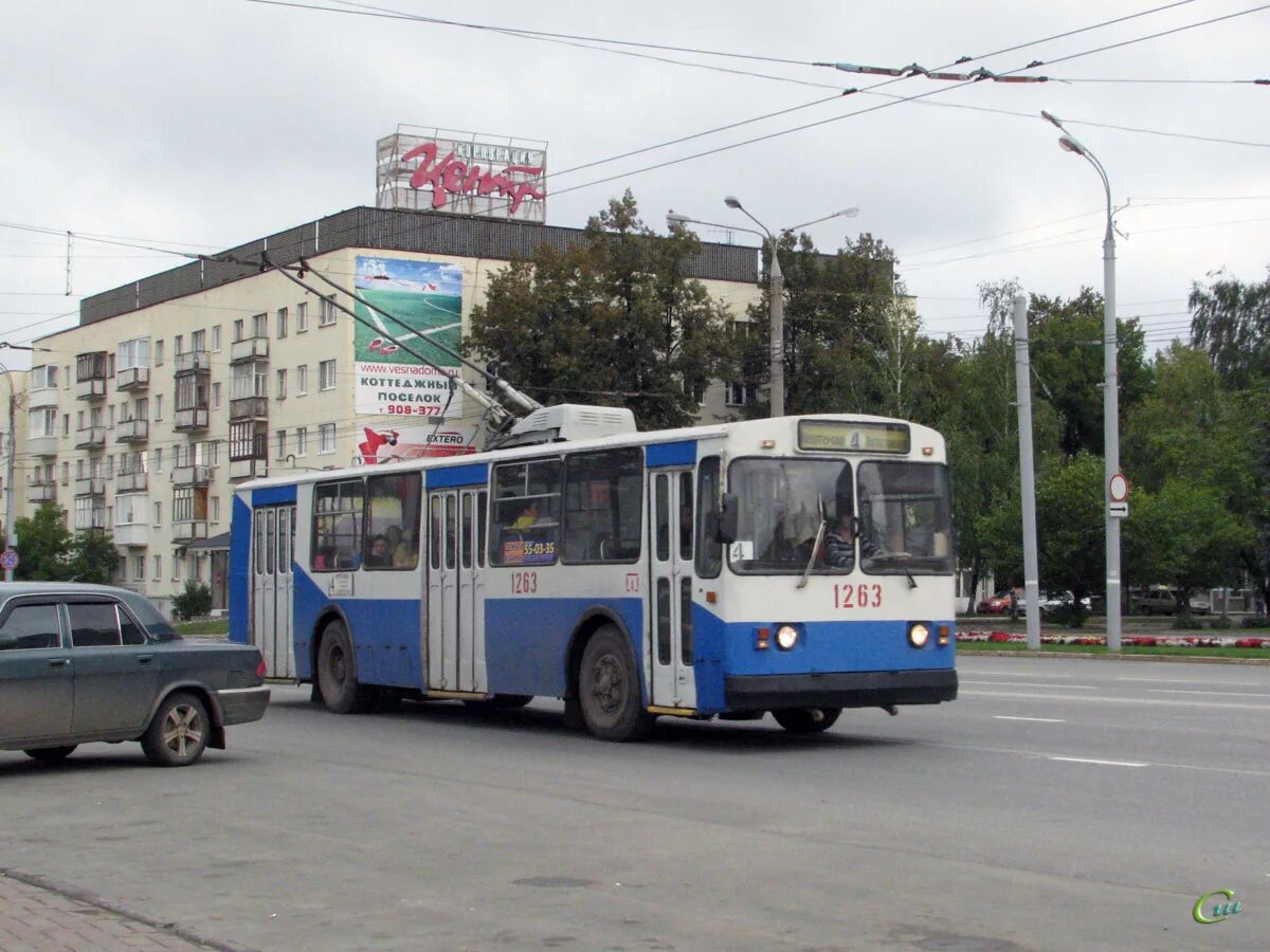 Троллейбус 10 ижевск сегодня. Троллейбус зиу 682 ижевск. ижевск троллейбус зиу. 4 троллейбус ижевск. троллейбус ижевск 2005.