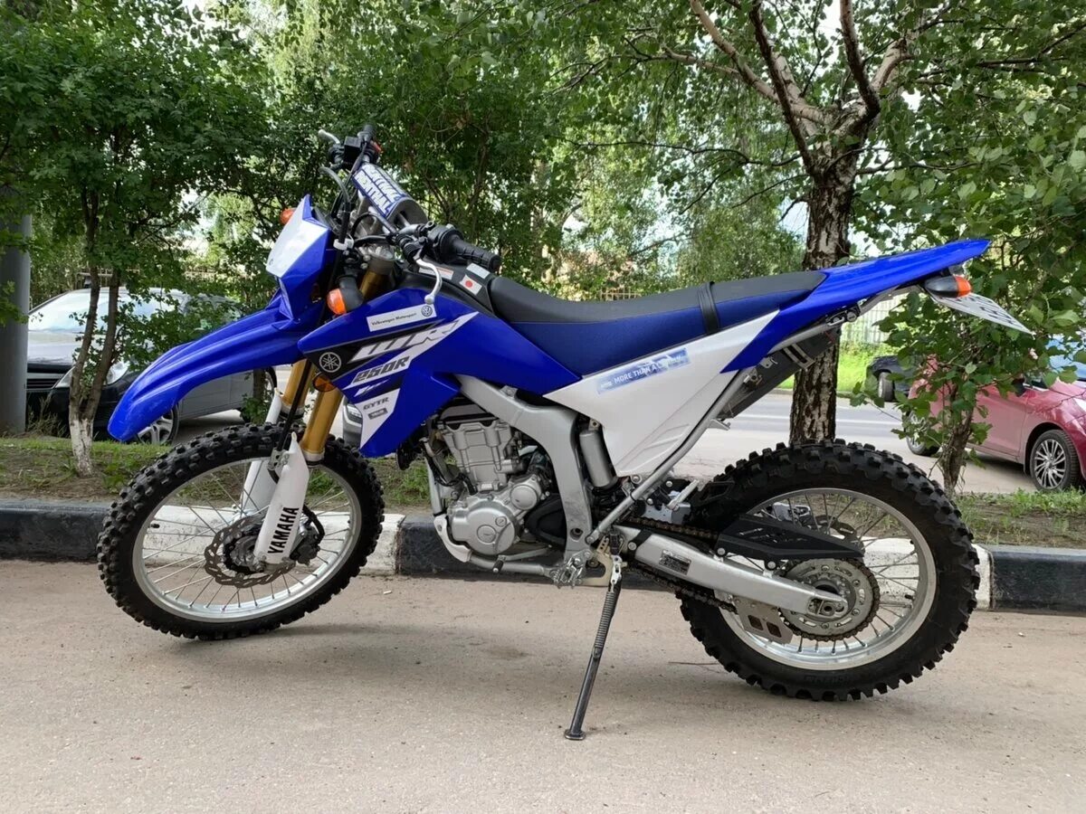 Эндуро ямаха 600. Yamaha wr250r. Ямаха эндуро бу. Ямаха 4 такта эндуро 250 кубов. Ямаха эндуро 125 1995.
