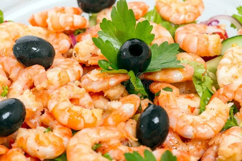 Креветки маслины. Закуски из креветок. Креветки маслины. Креветки маслины. Оливки с креветками.